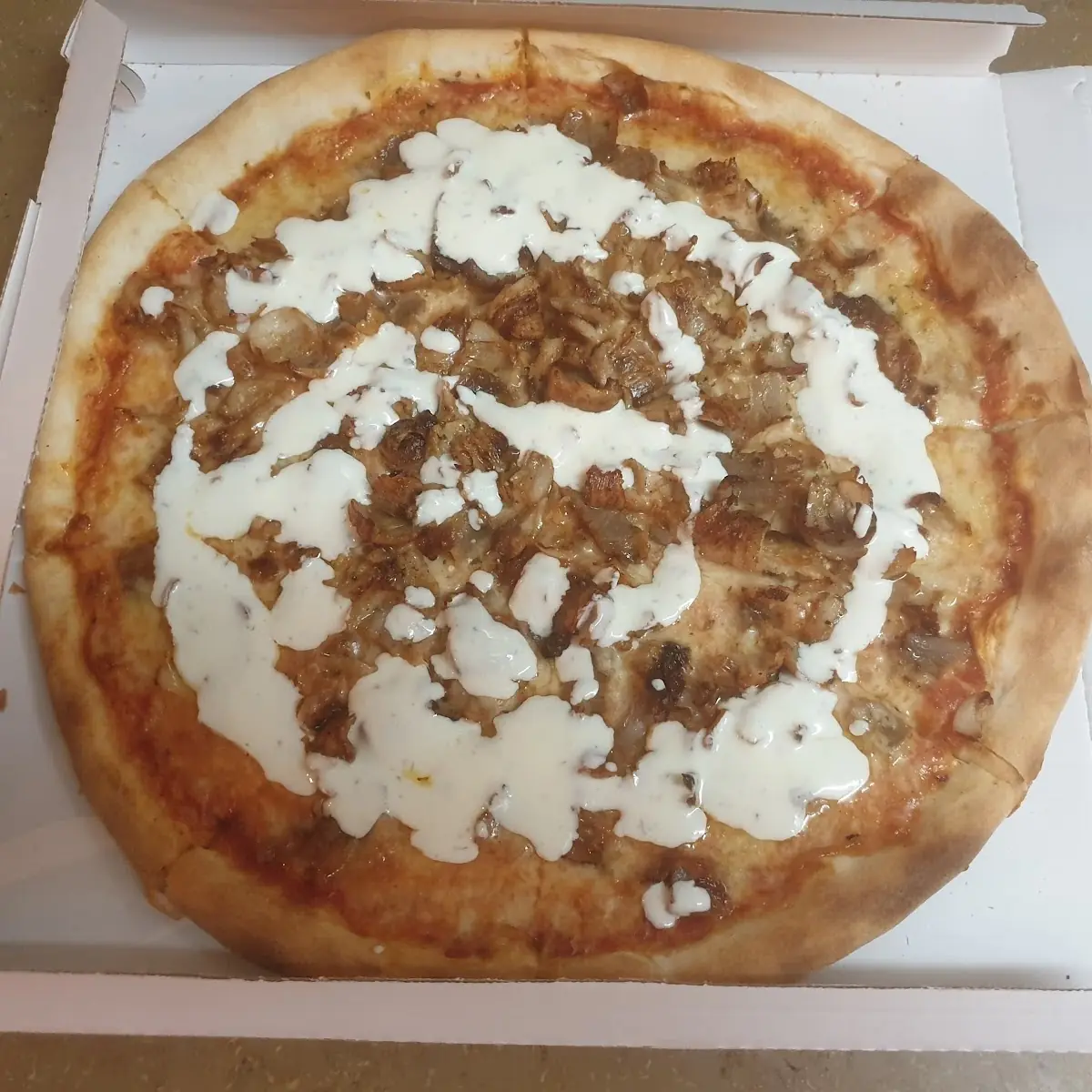 Kebab Pizza Mit Knoblauchsauce
