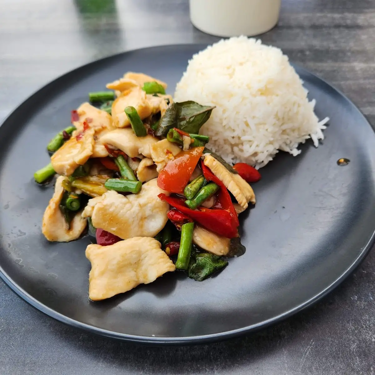 Pad Gra Prao Mit Huhn