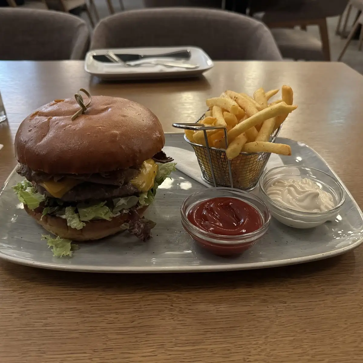 Roastbeef Burger Mit Trüffelmayo