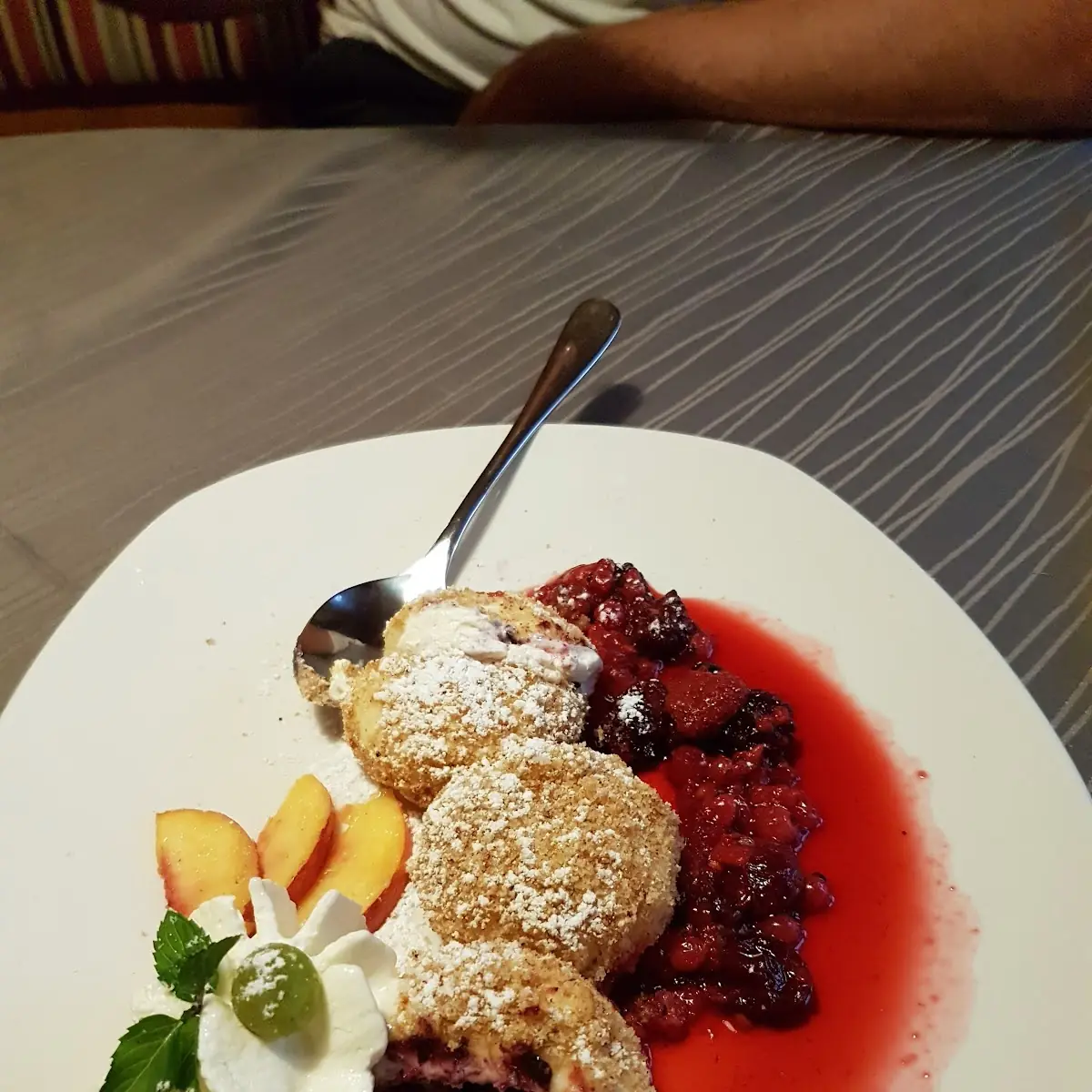 Topfen-heidelbeerknödel