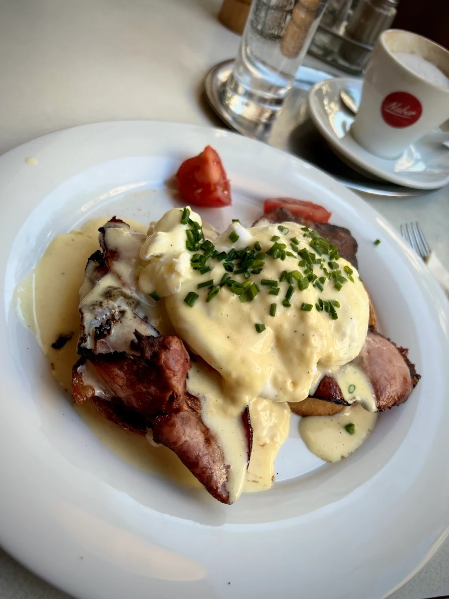 Eggs Benedict
