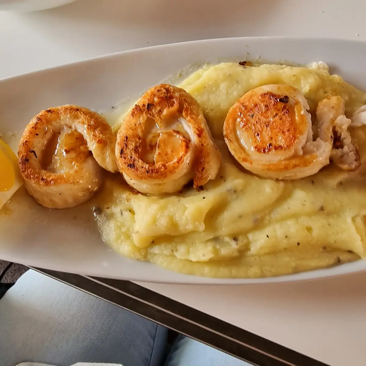 Seezungenröllchen Mit Jakopsmuscheln
