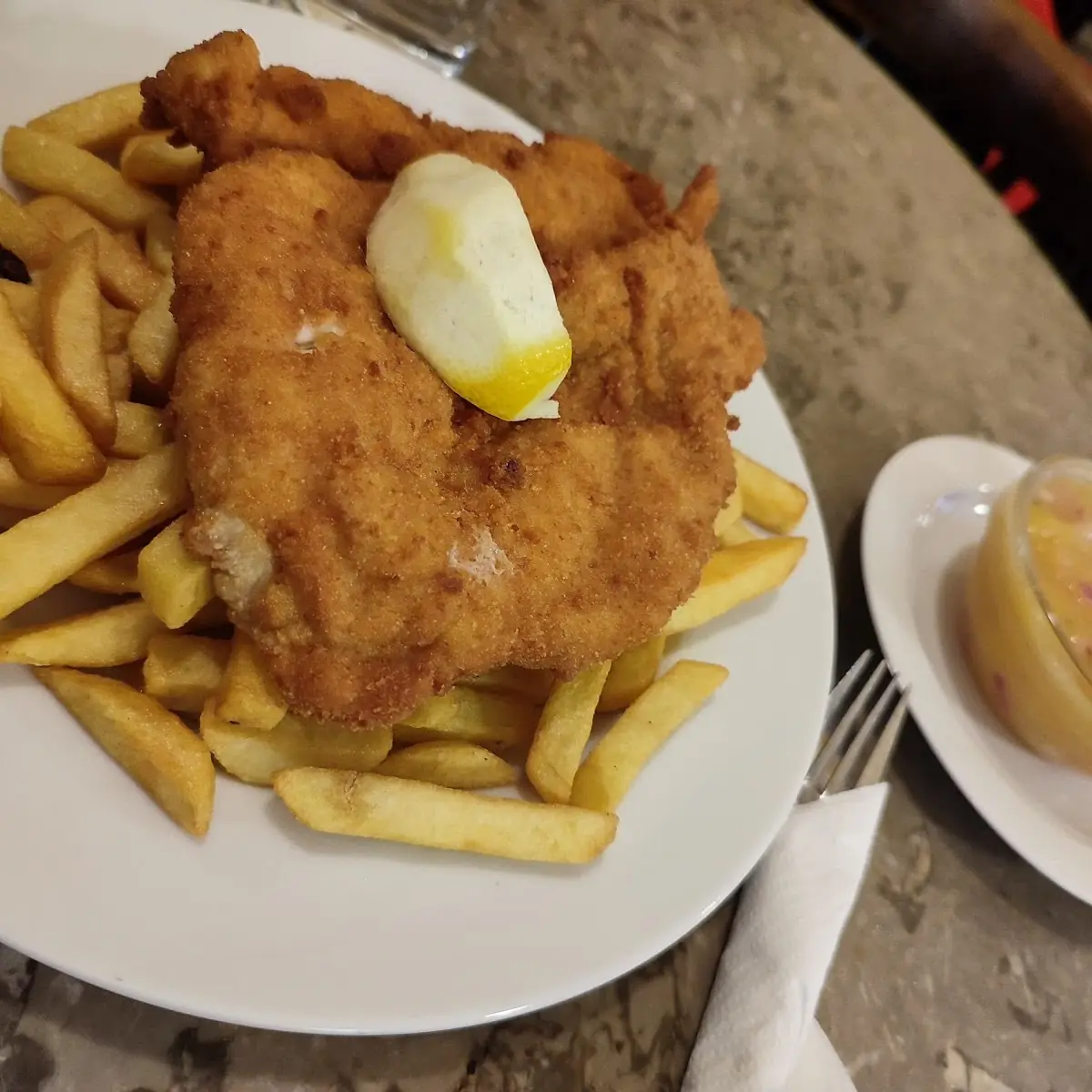 Wiener Schnitzel Mit Pommes Frites