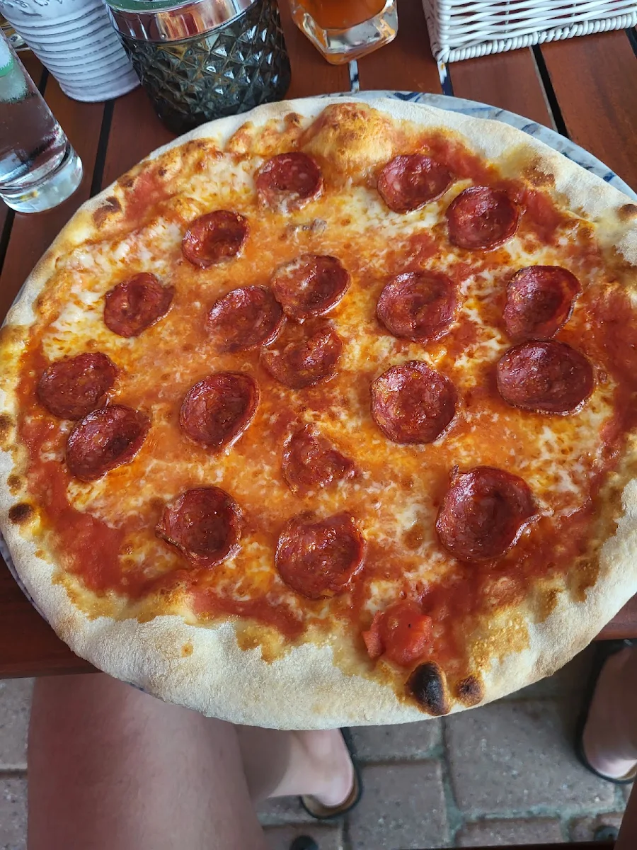 Pizza Salami Peperoni