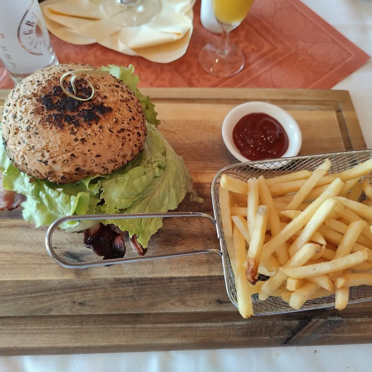 Rustikaler Burger
