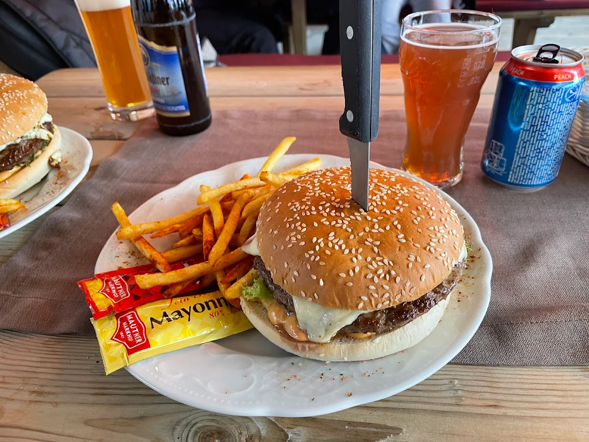 Cheeseburger with Fries