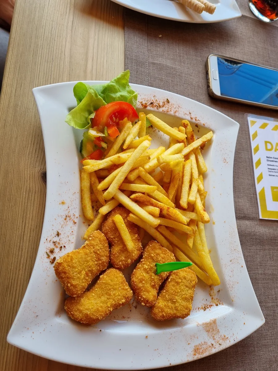 Chicken Nuggets Mit Pommes