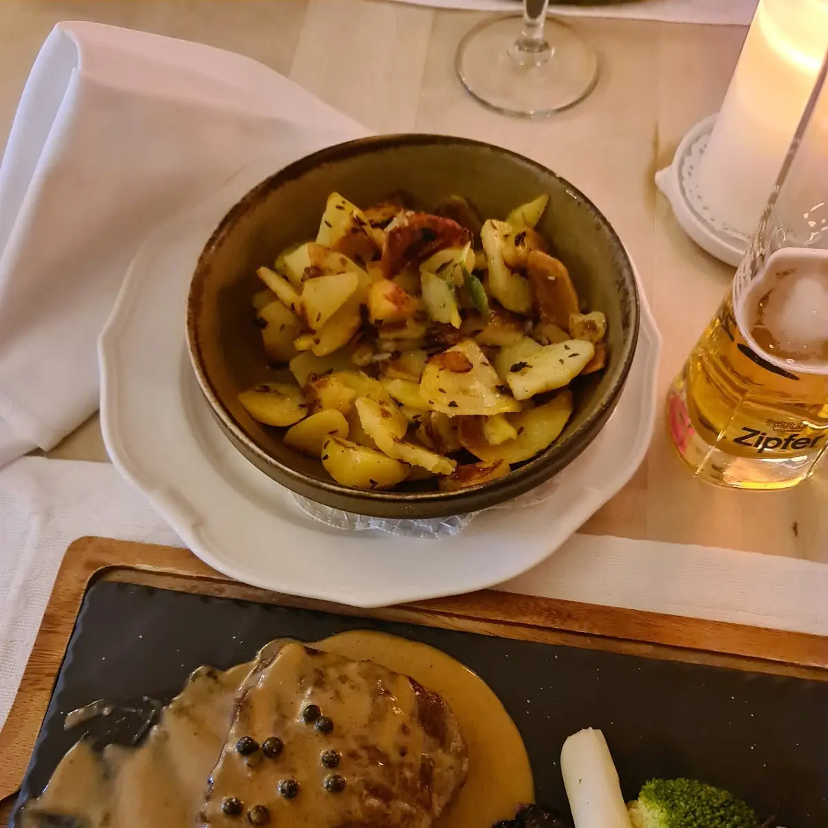 Pepper Beef with Cream Sauce and Fried Raw Potatoes