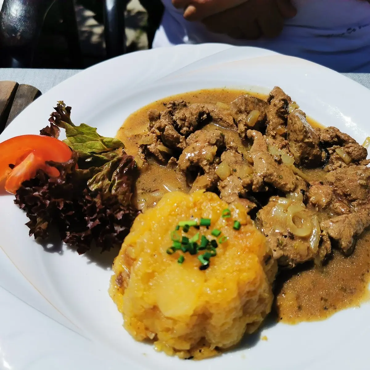 Geröstete Rindsleber Mit Gerösteten Kartoffeln