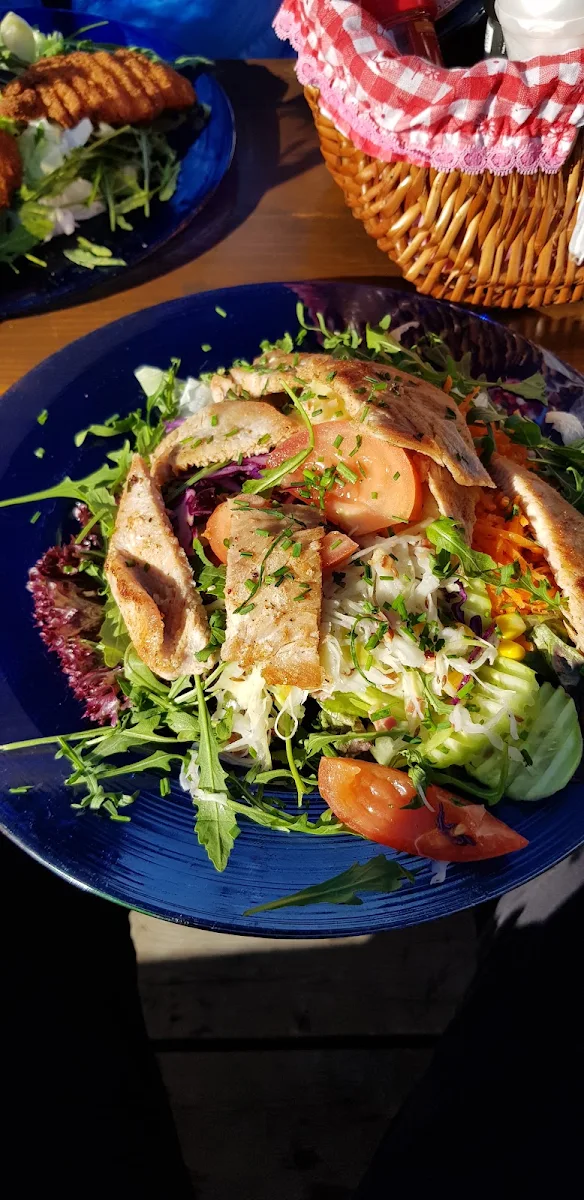 Salatteller Mit Hühnerstreifen