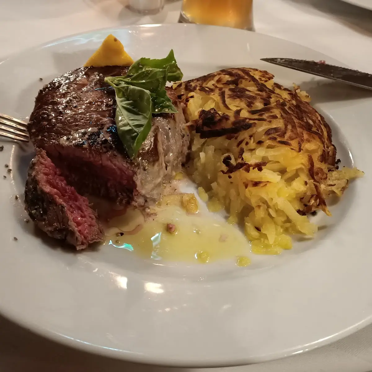 Großes Steak Mit Rösti Ohne Spinat