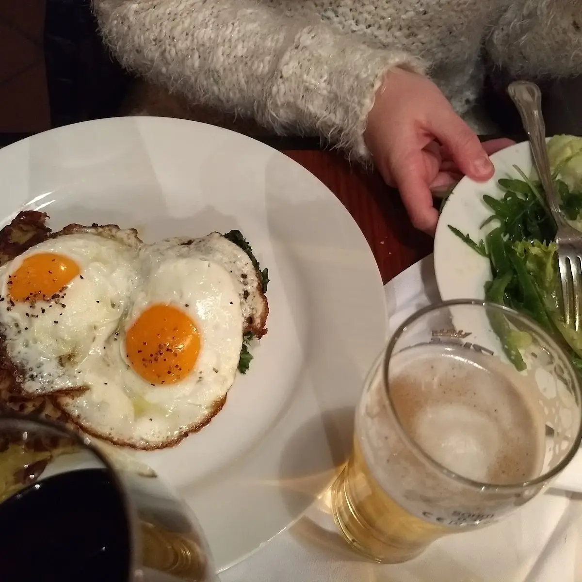 Rösti Mit Spiegelei Und Spinat
