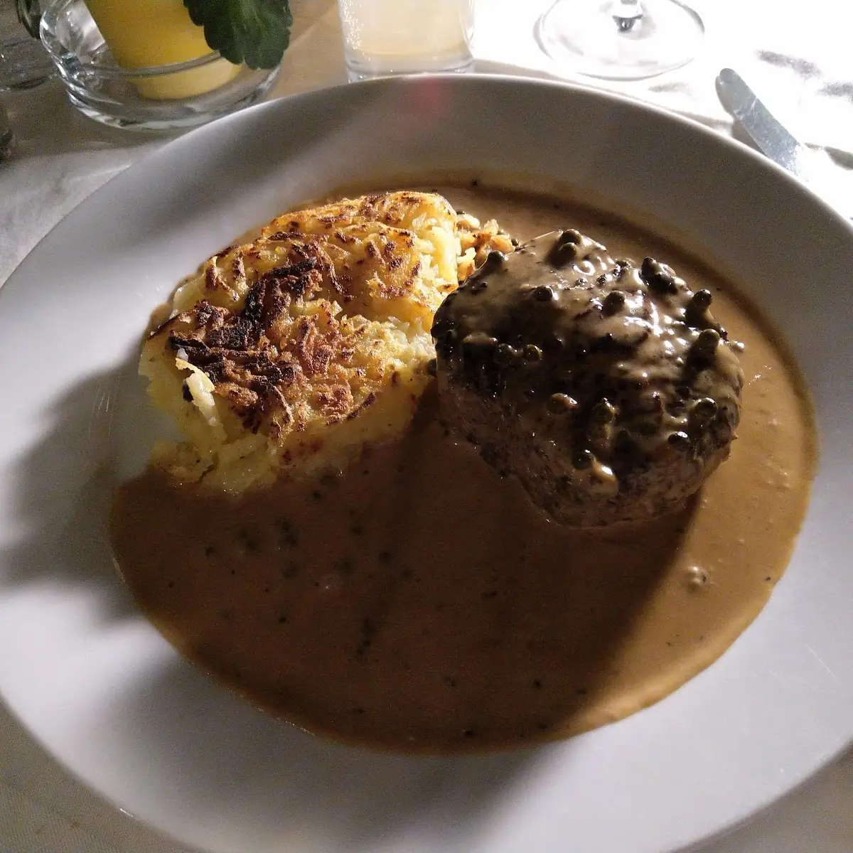 Steak Mit Rösti Und Pfefferrahmsauce
