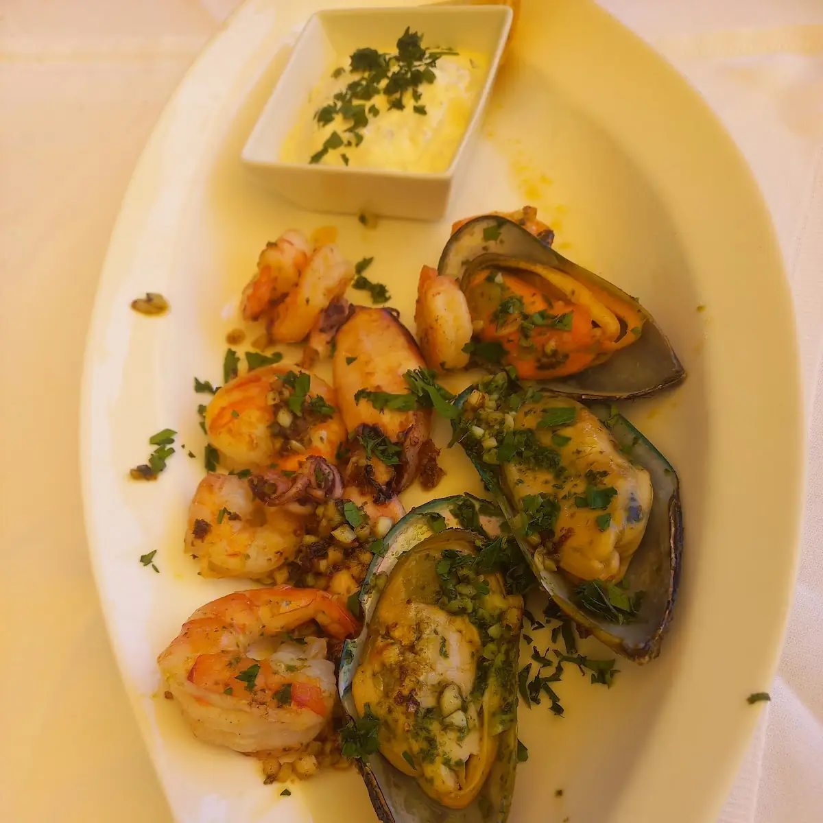 Gegrillte Meeresfrüchte Mit Knoblauch Dip
