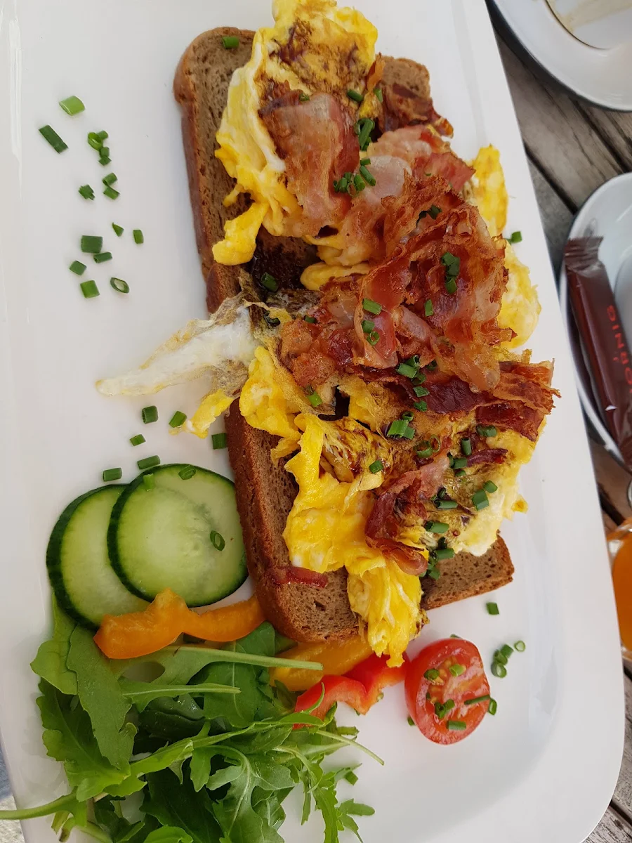 Steirerbrot Mit Kernöleierspeis