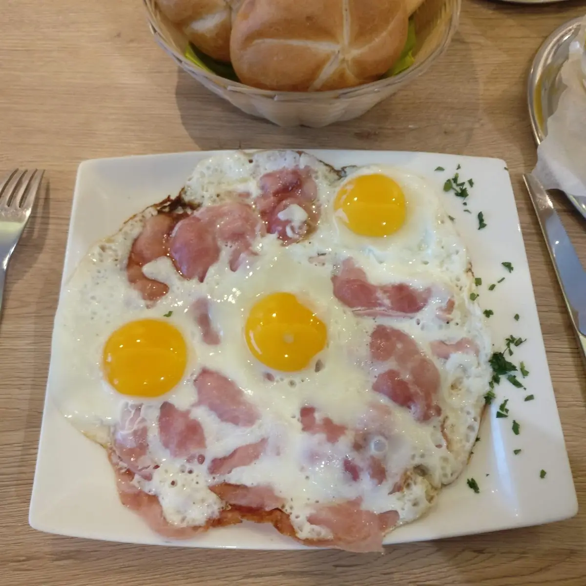 Deftiges Frühstück