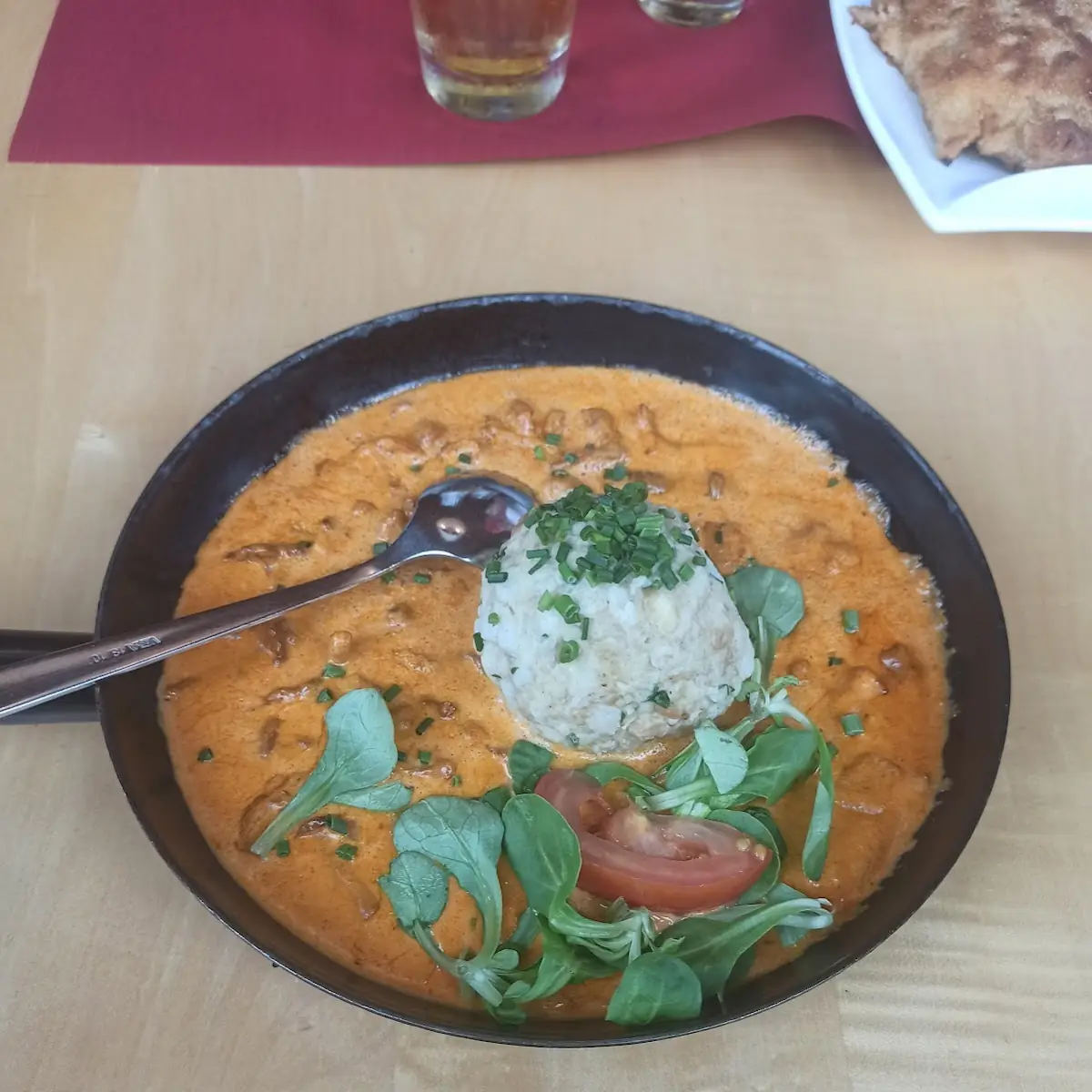 Pfifferlinggulasch Mit Knödel