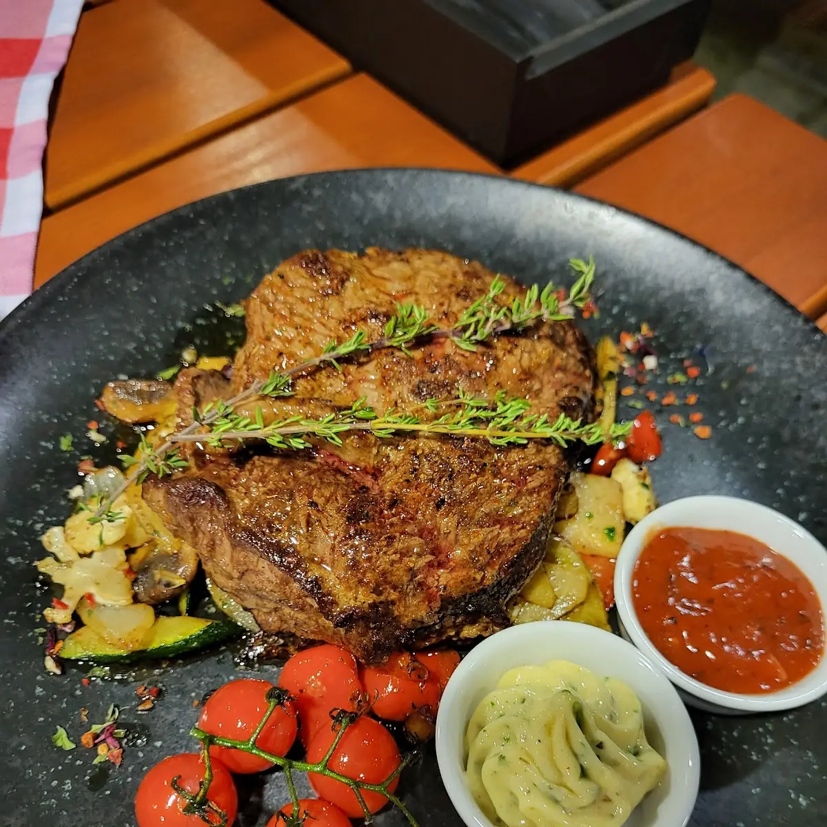 Rib-Eye-Steak