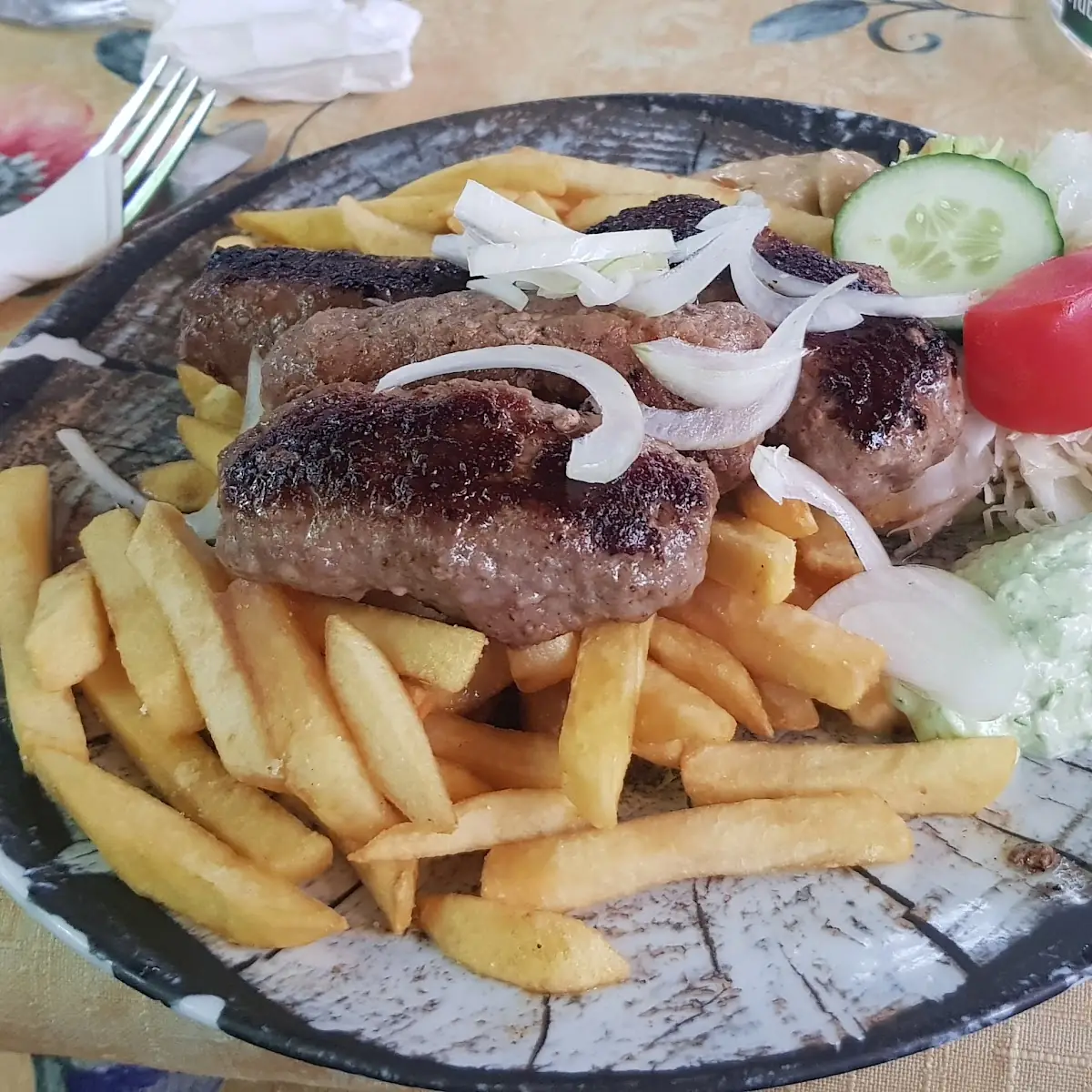 Cevapcici Mit Pommes Frites