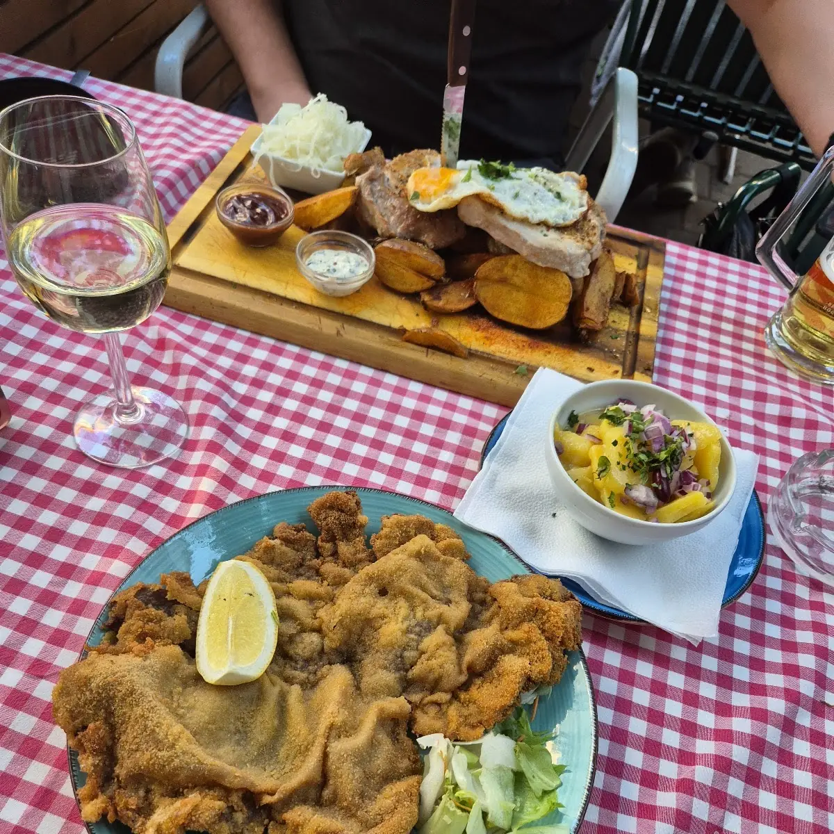 Wiener Schnitzel Mit Pommes Frites Pork Schweinefleisch