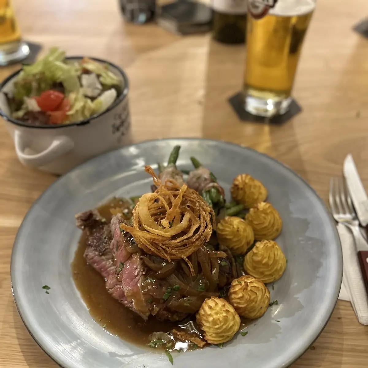 Gedünsteter Zwiebelrostbraten