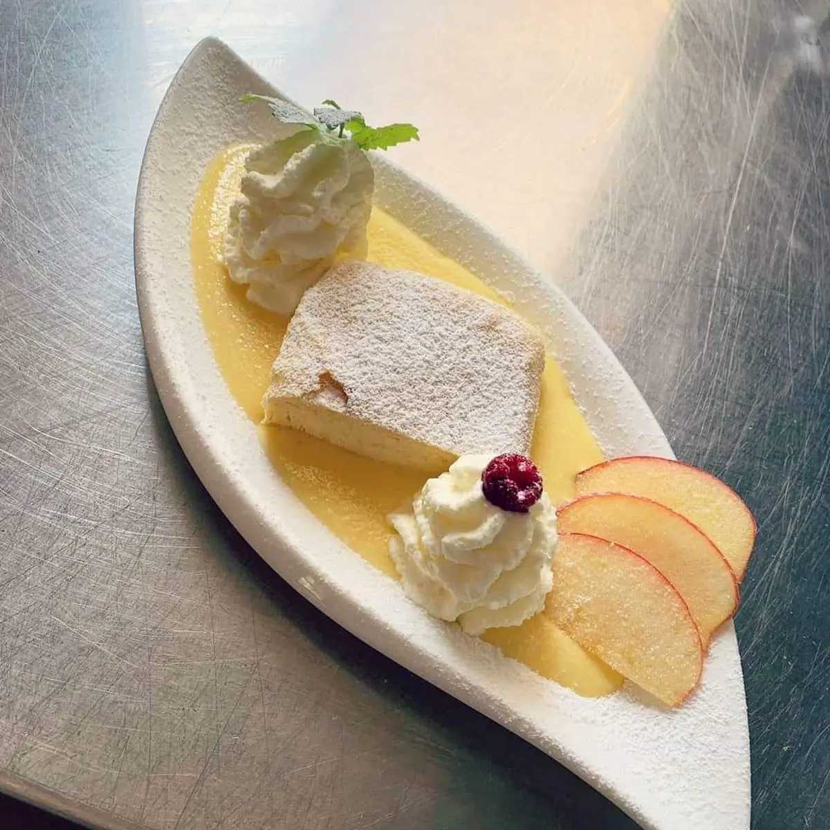 Topfenstrudel Mit Vanillesauce