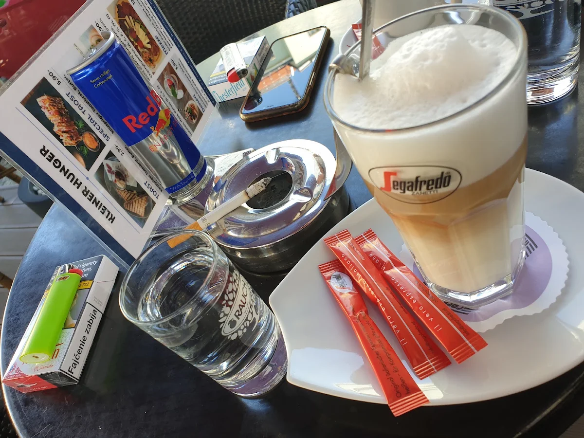 Caffe Latte, Cafe Dani