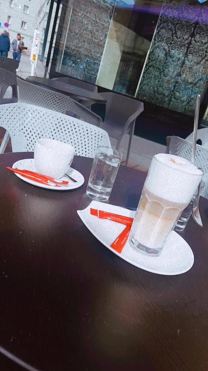 Highlights, Cafe Dani