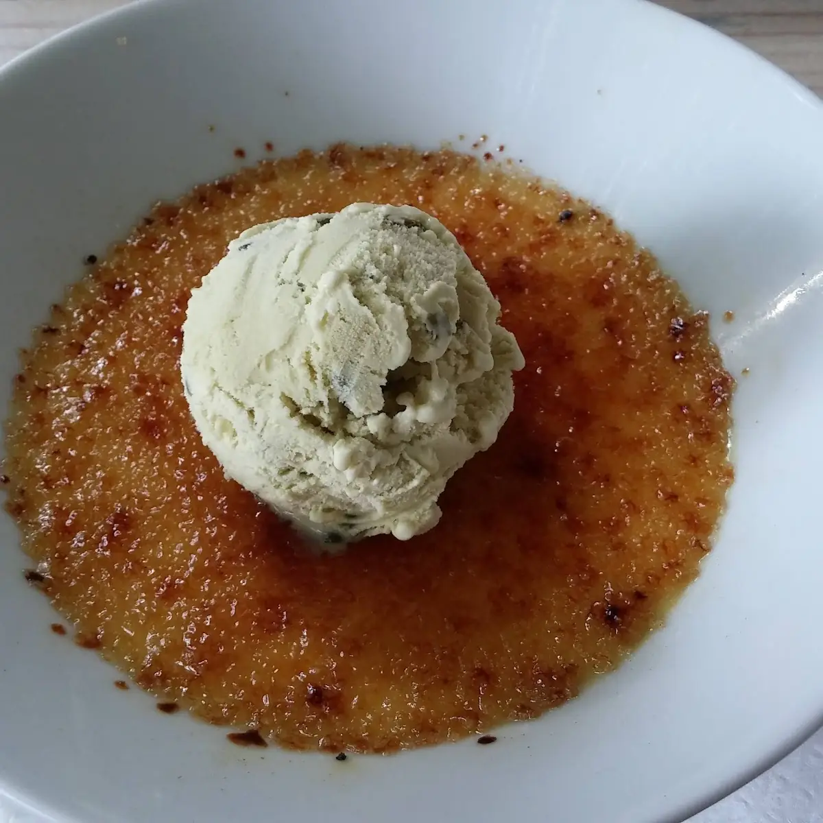 Creme Brulee Mit Pistazieneis
