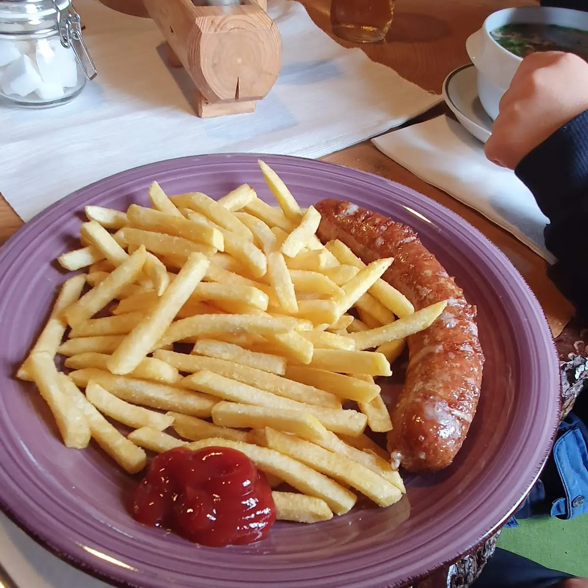 Käskrainer Mit Pommes