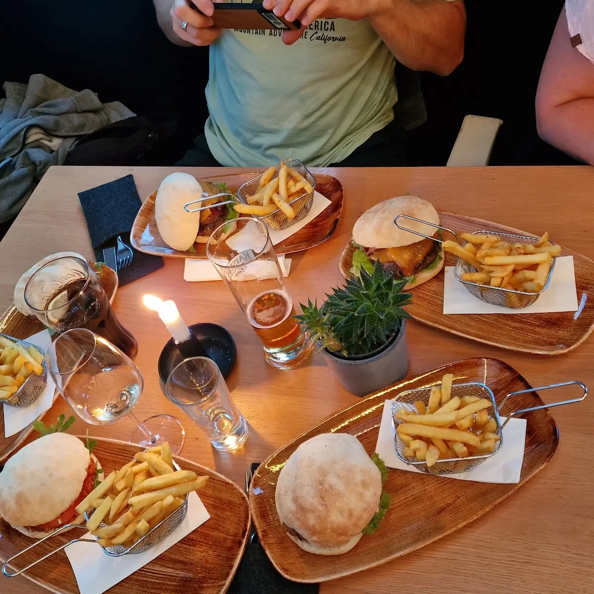 Hausgemachte Burger Menü