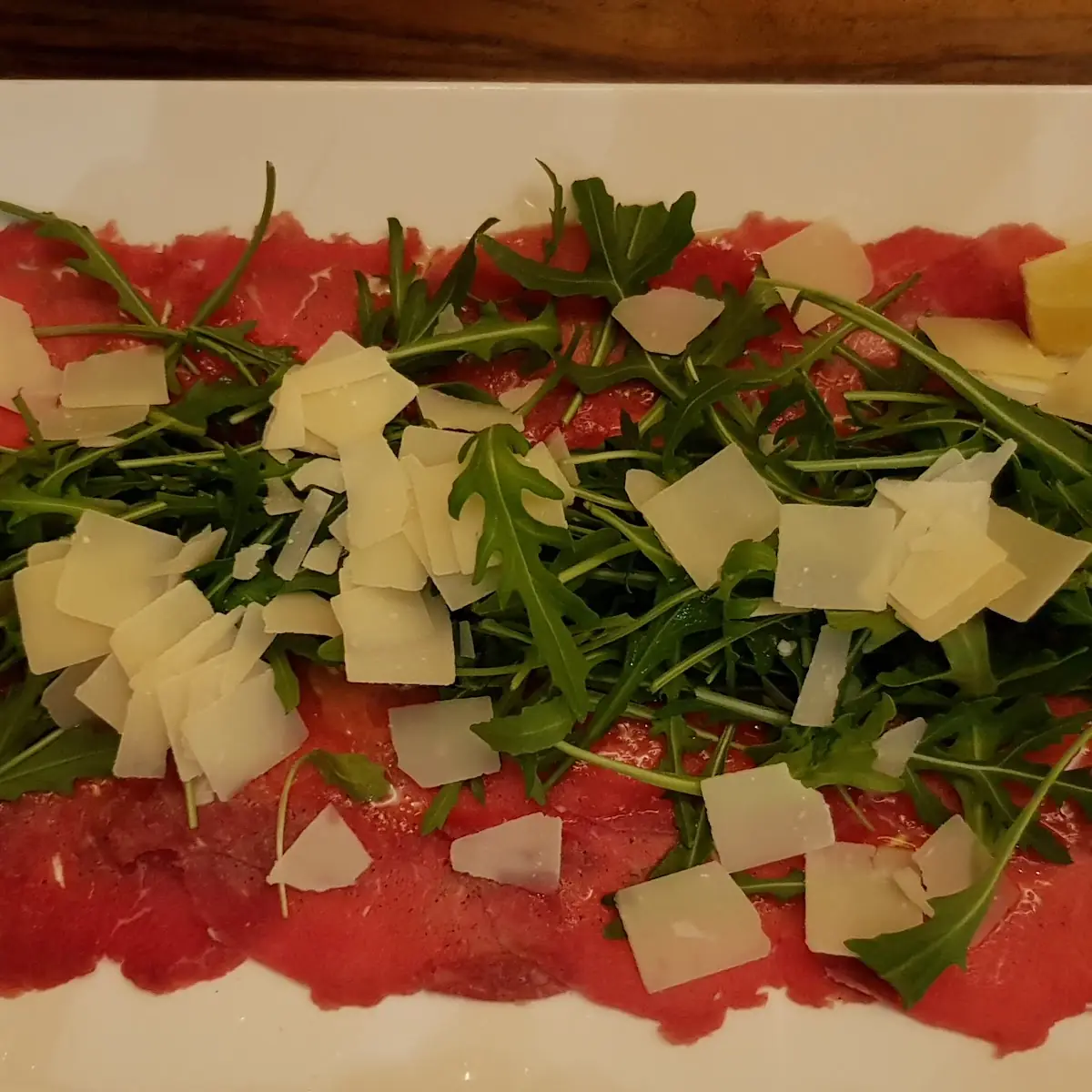 Rindercarpaccio Mit Rucola Und Parmesan