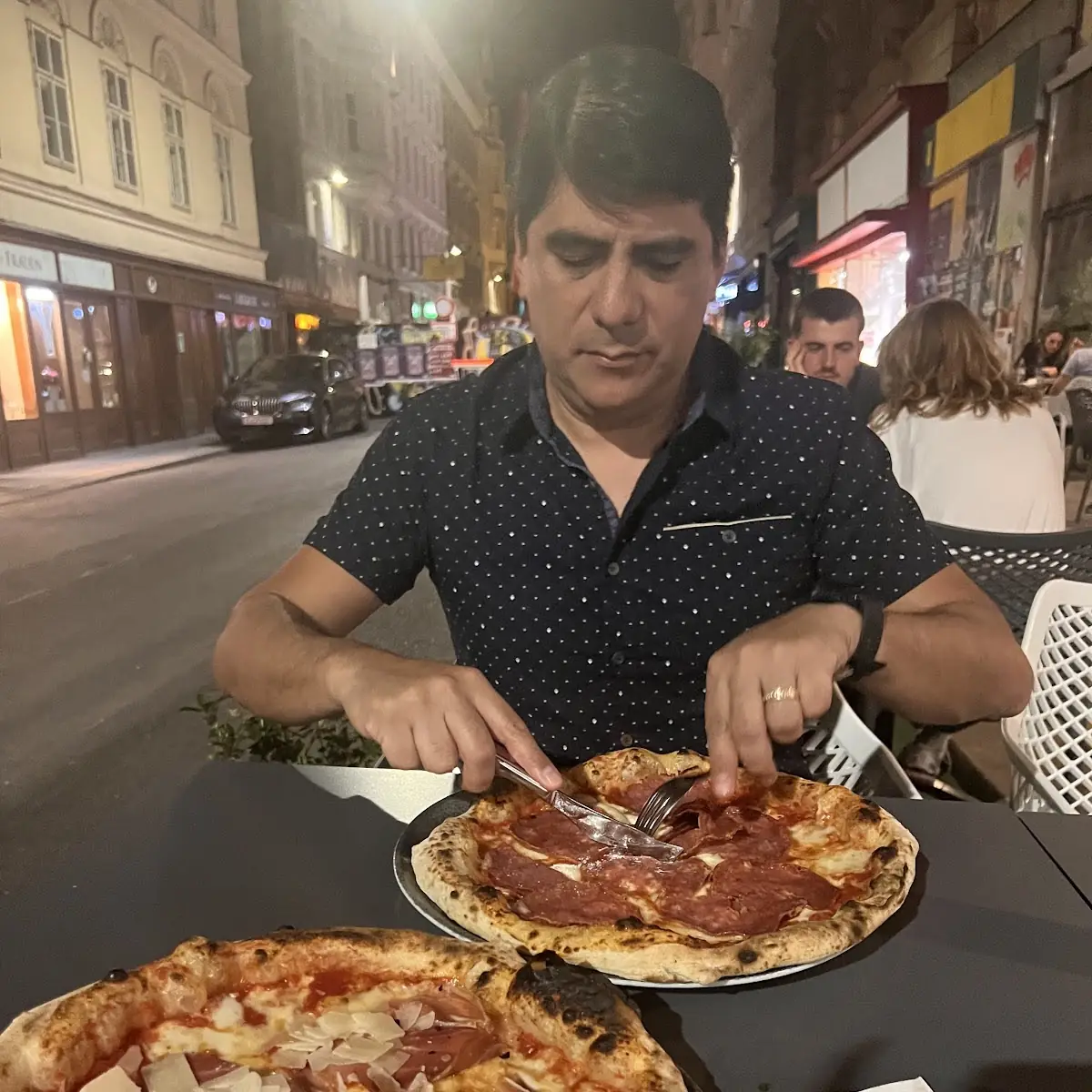Salami Pizza
