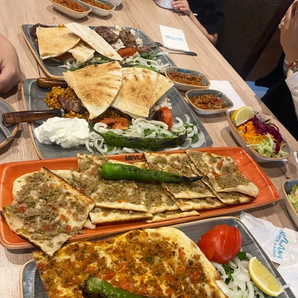 Etli Ekmek Çağ Kebabı