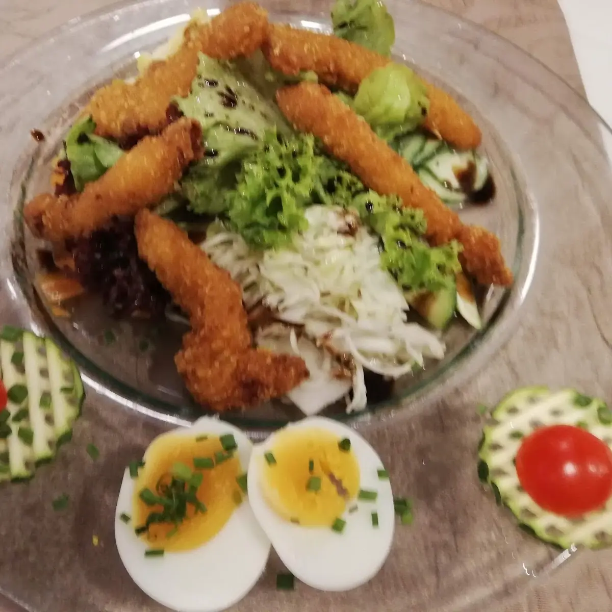 Gebackenen Hühnerstreifen Mit Salat