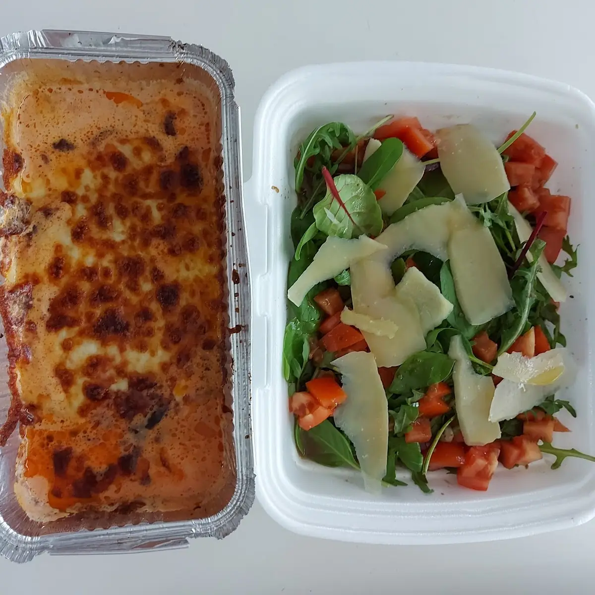 Lasagne Und Salat