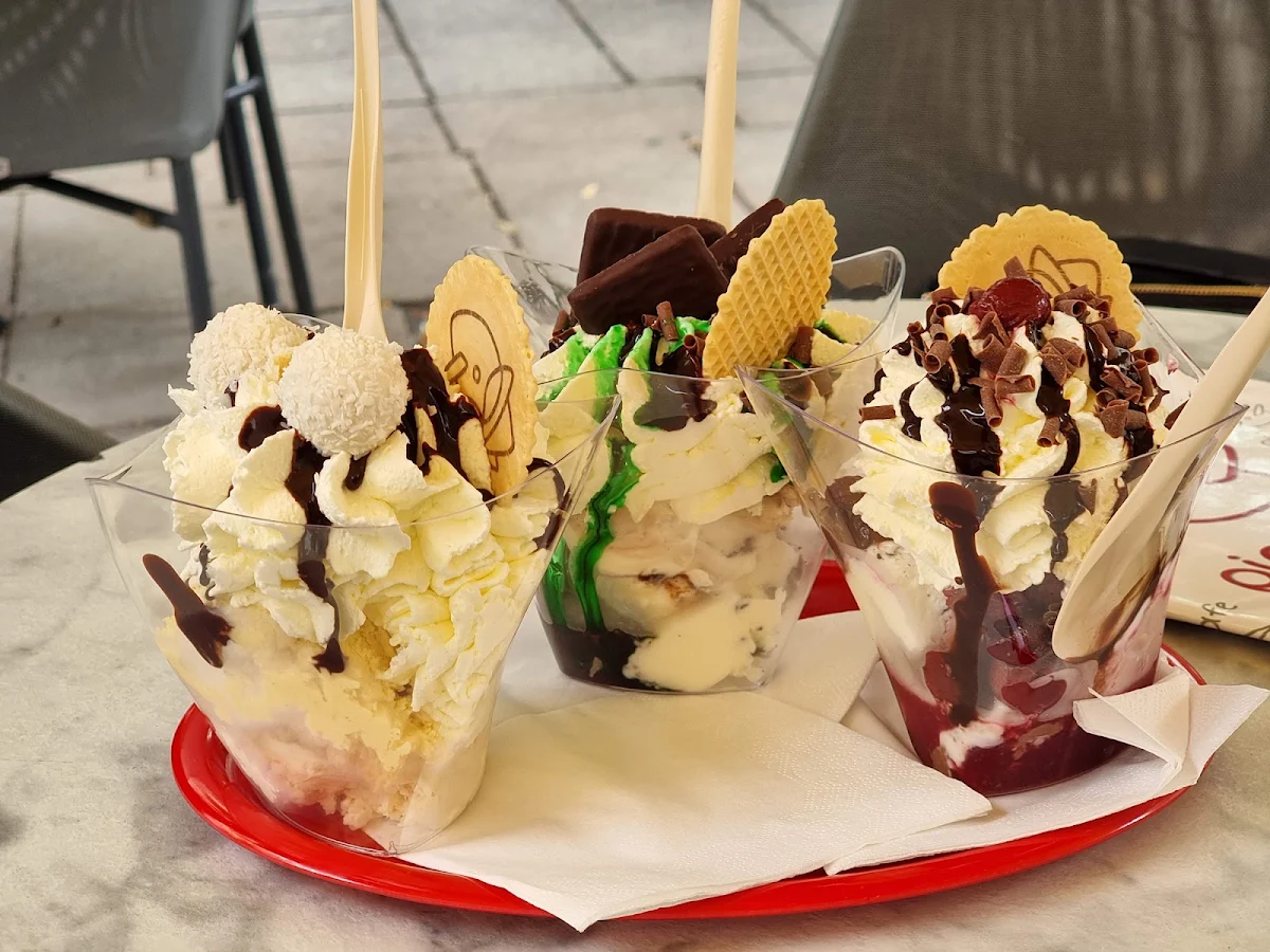 Raffaelo Aftereight Und Schwarzwaldbecher