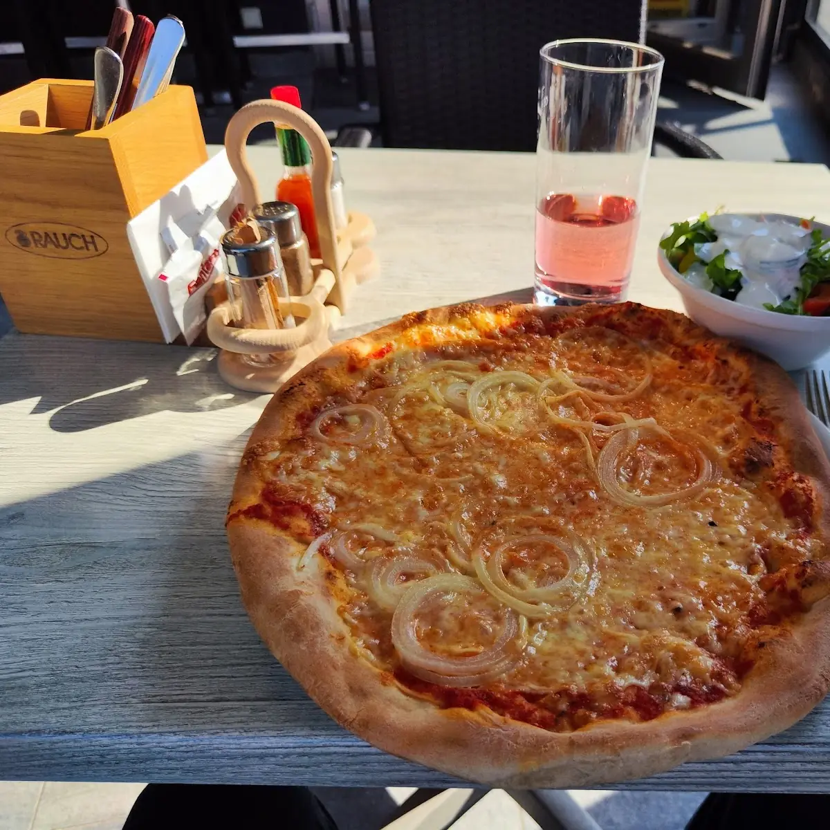 Pizza Margarita Mit Zwiebel