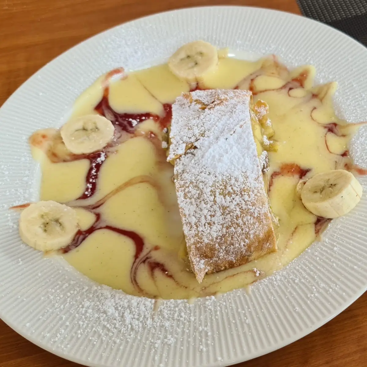 Apfelstrudel Mit Vanillesauce