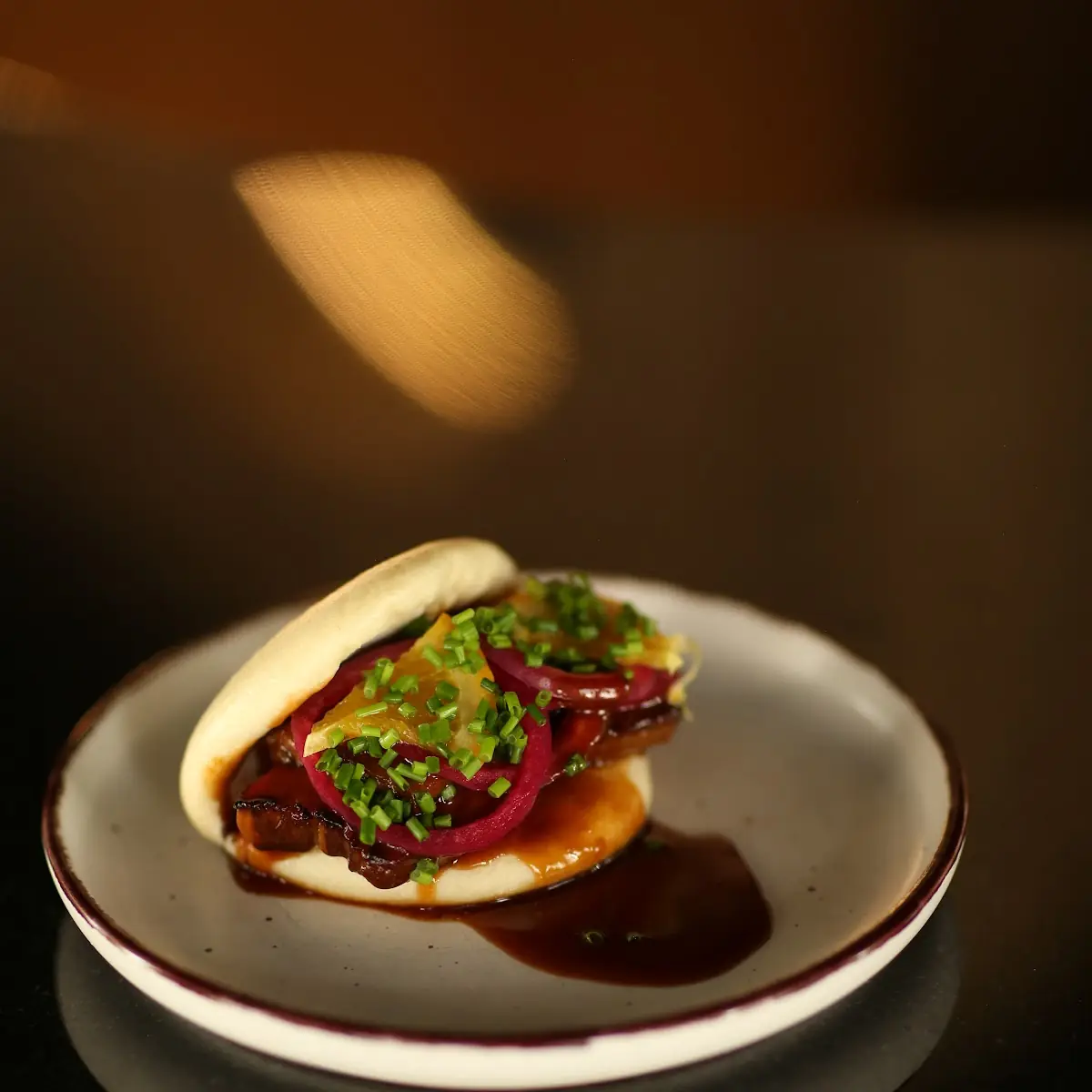 Bao Mit Karamellisiertem Schweinebauch