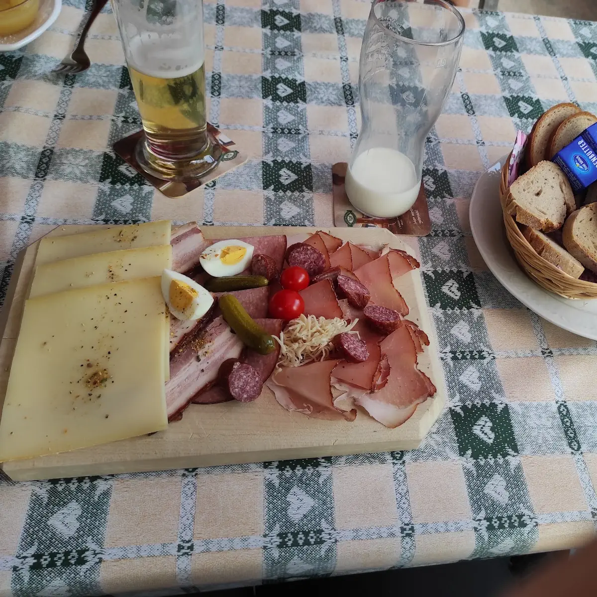Jausenplatte Mit Speck Und Käse