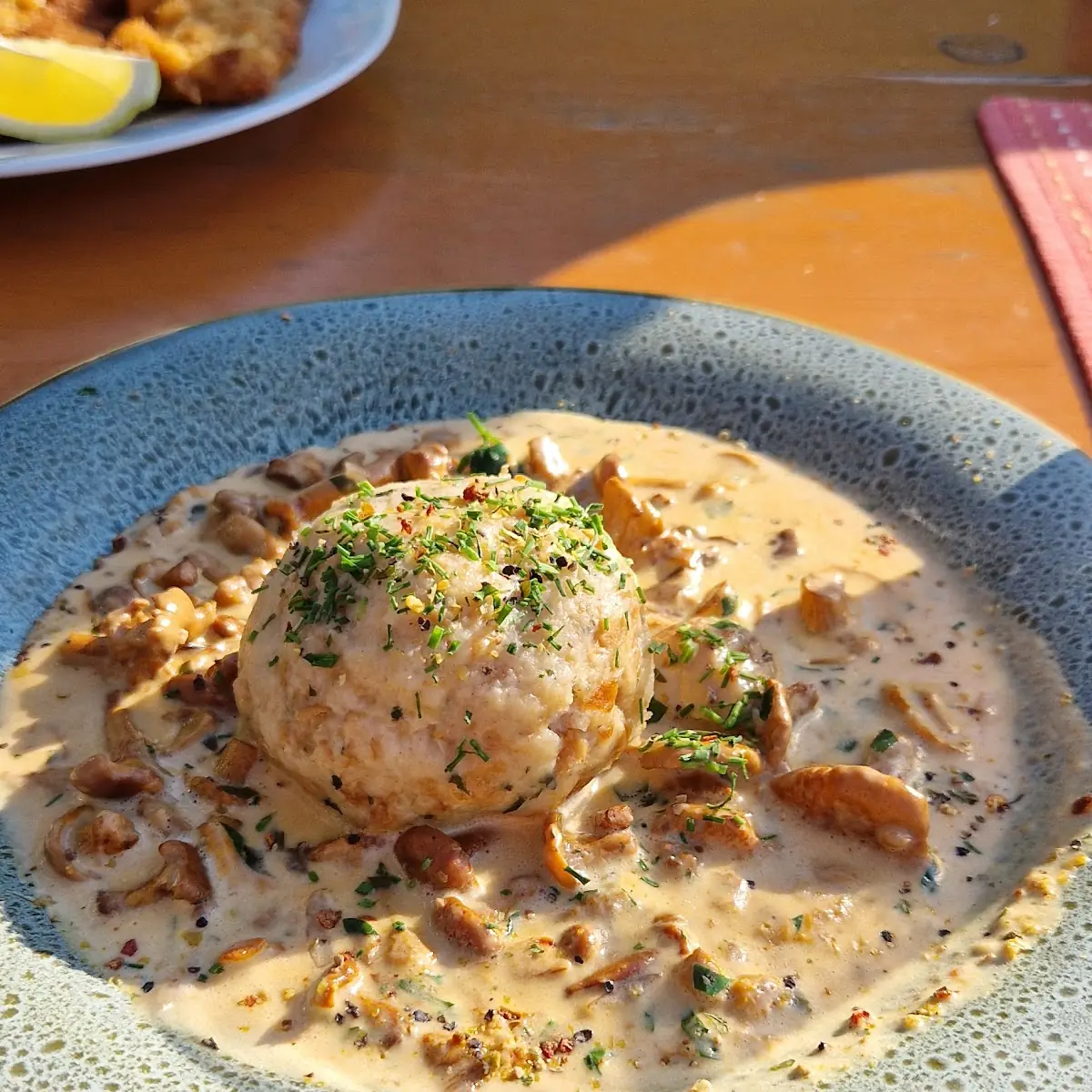 Schwammlgulasch Mit Knödel