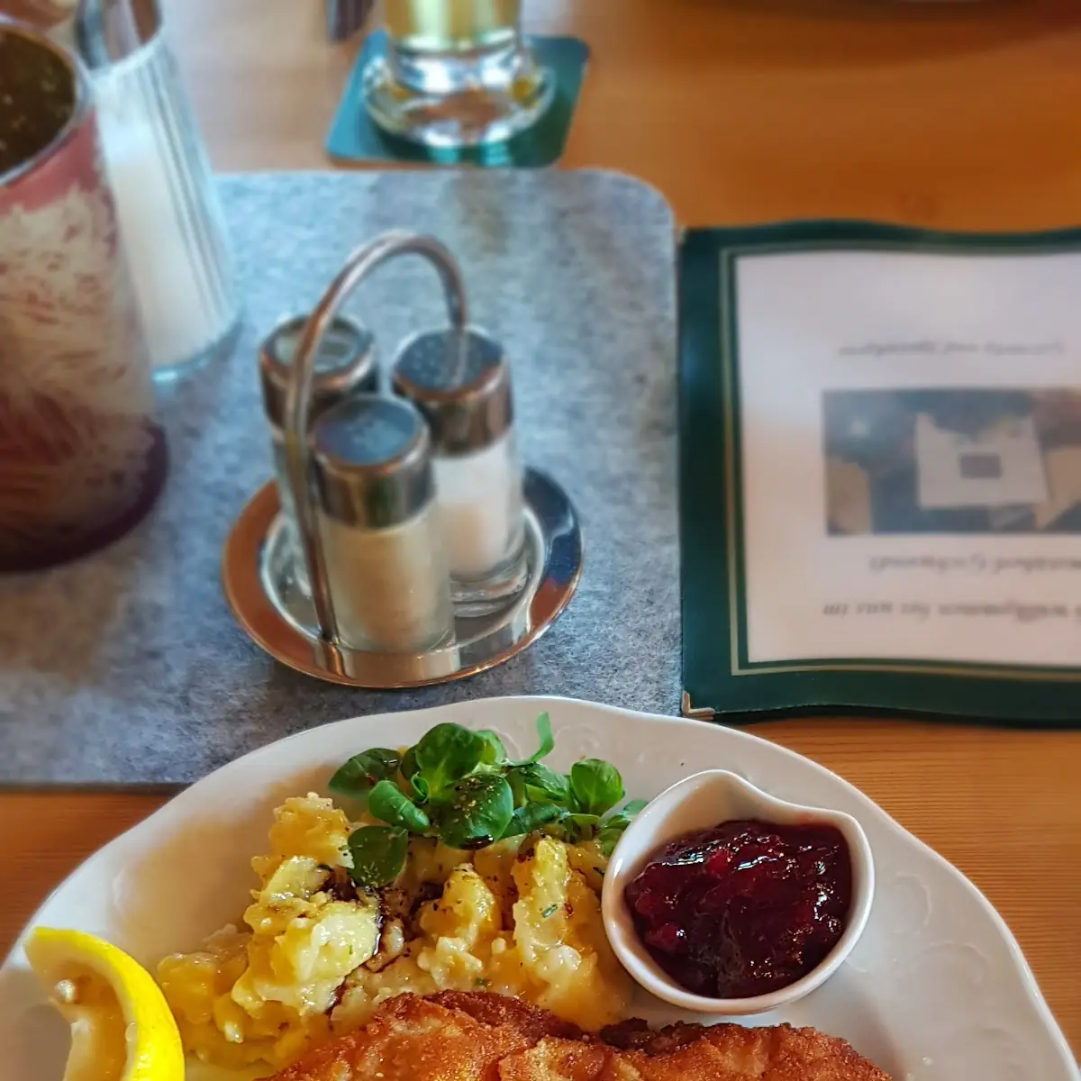 Wiener Schnitzel Mit Beilage