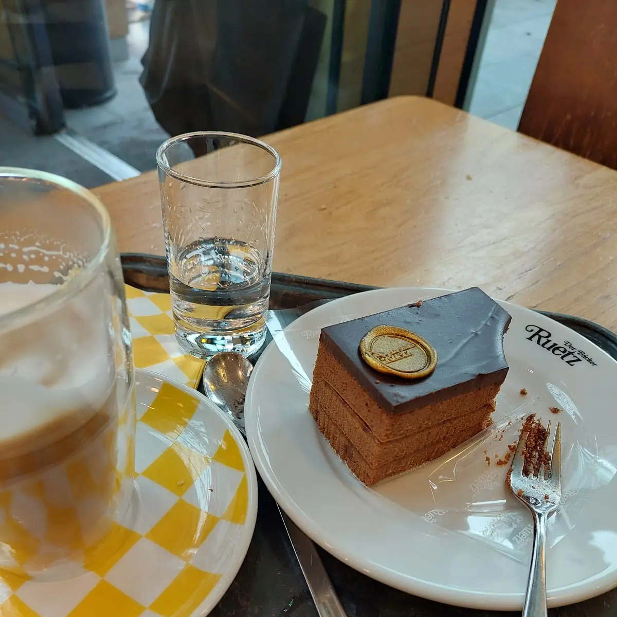 Latte Macchiatto En Chocolade Gebakje