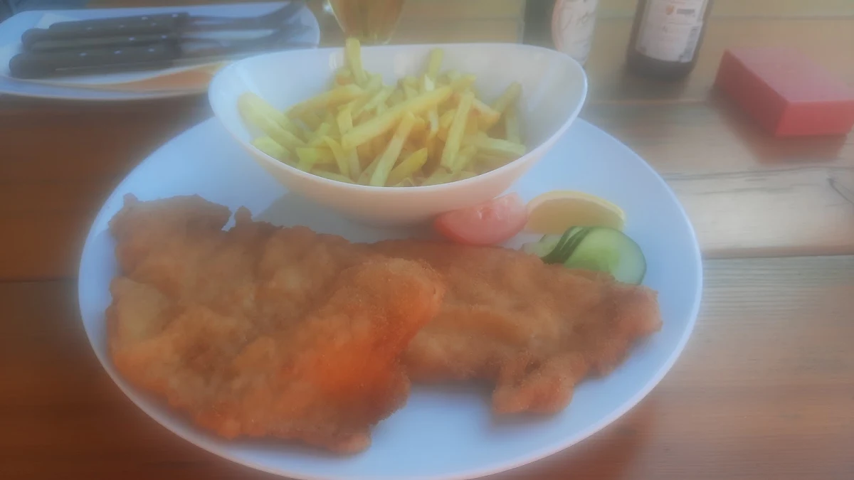 Schweineschnitzel Mit Pommes