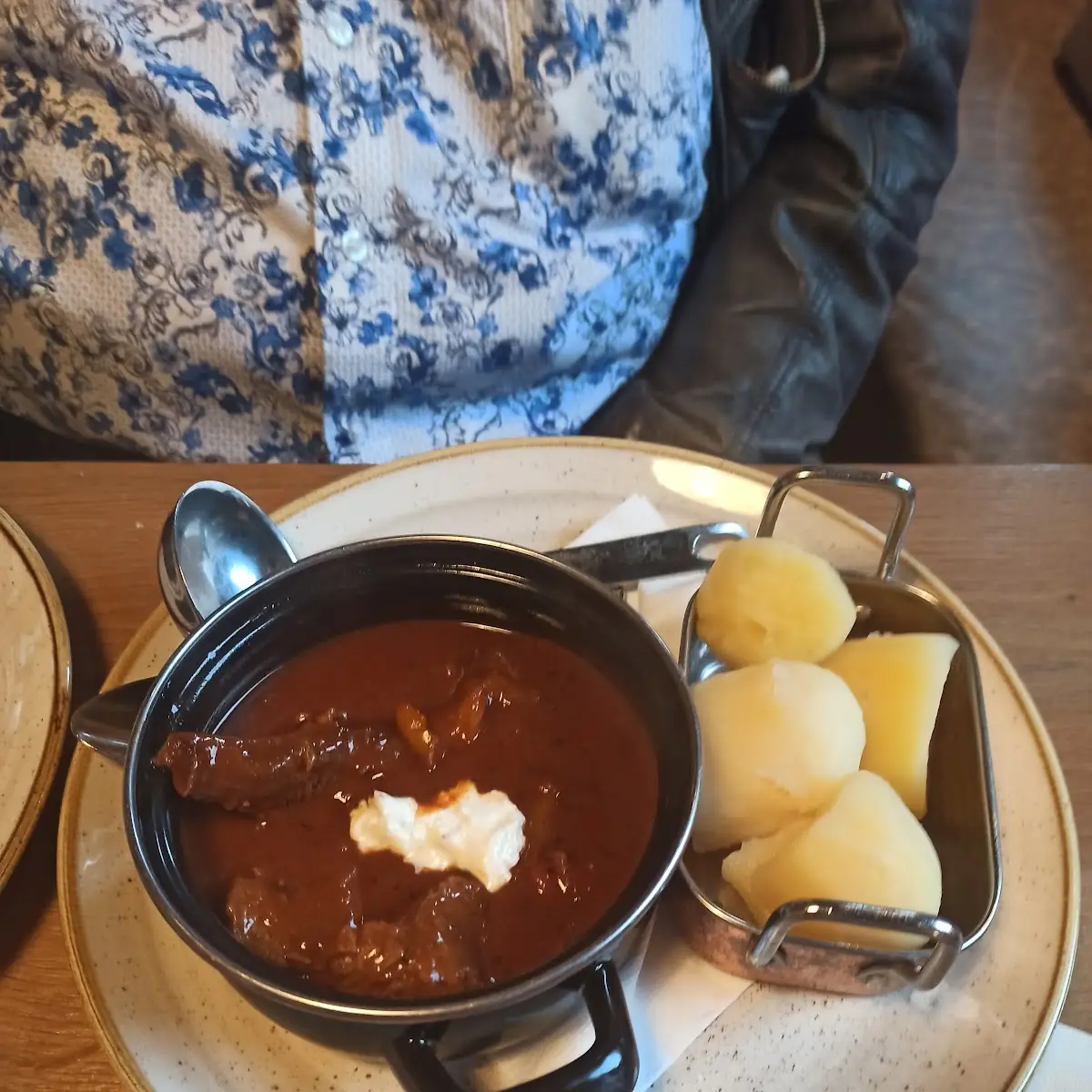 Hirschgulasch
