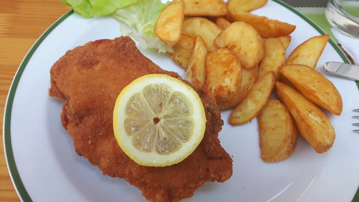 Gebackenes Hühnerfillet Gefüllt Mit Bärlauch Und Käse
