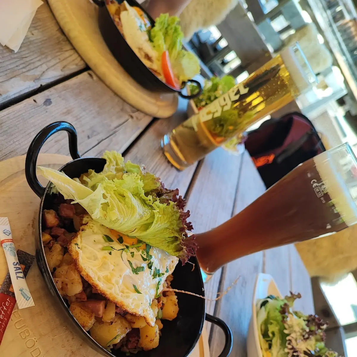 Tiroler Gröstl Mit Spiegelei Und Salat