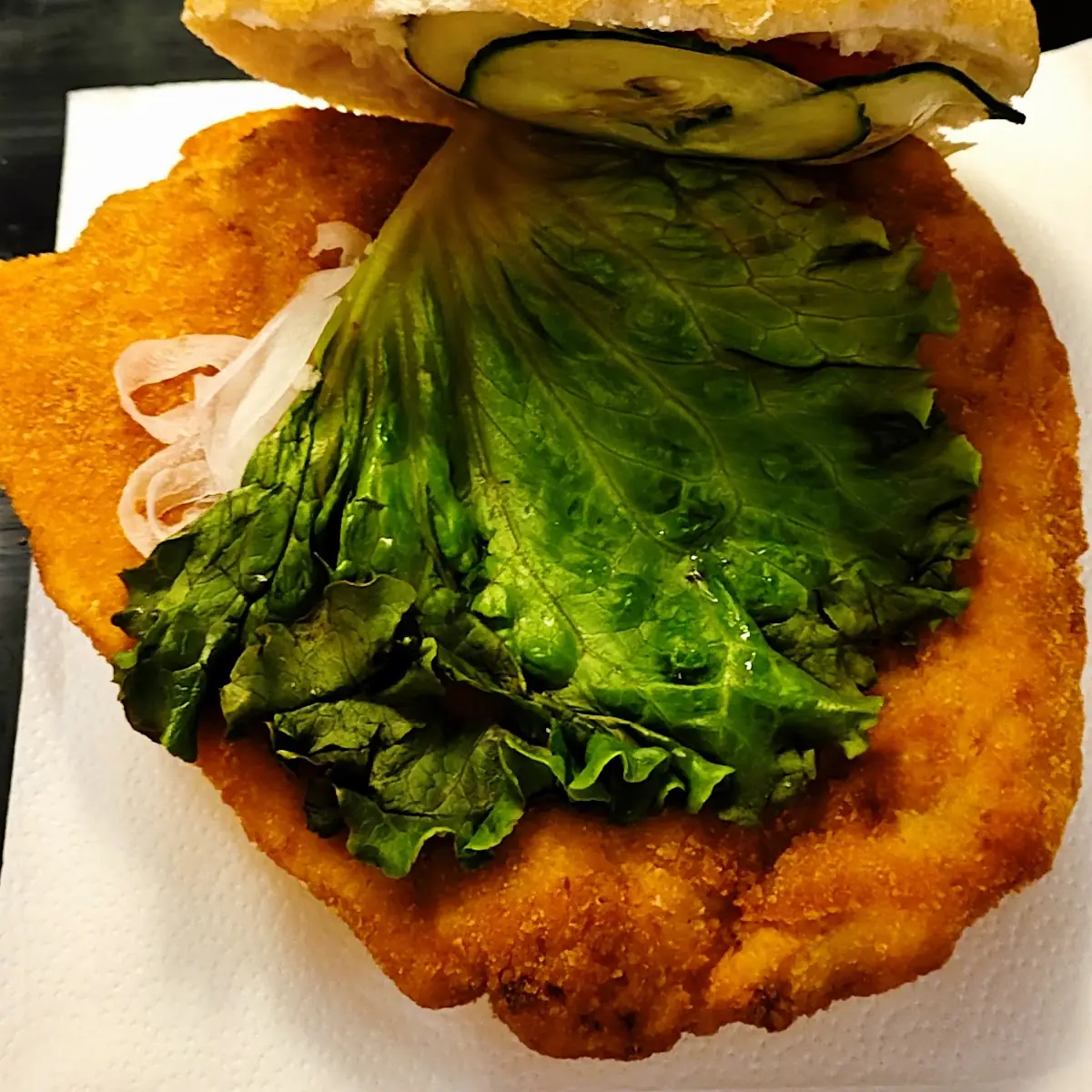 Schnitzelsemmel Mit Garnitur