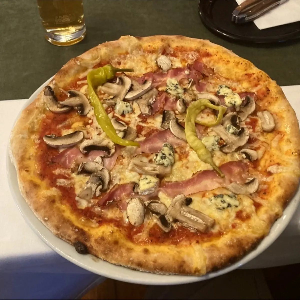 Große Pizza Il Camino
